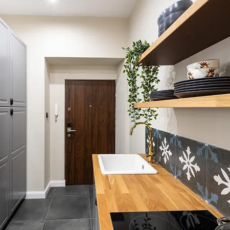 Househost : Topolowa 26/17 * Krakow