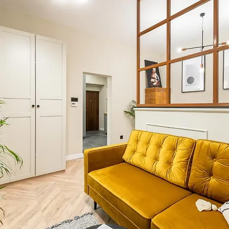 Апартаменты Househost : Topolowa 26/17 Краков