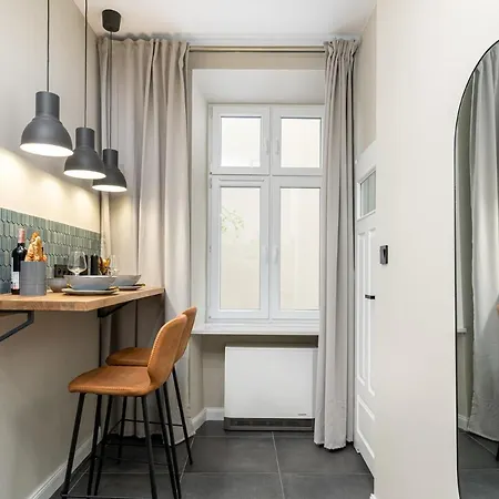 Апартаменты Househost : Topolowa 26/17 Краков